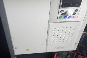 Thay Biến Tần Máy Nén Khí Trục Vít Tại Hóc Môn TP.HCM
